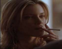 Amy Smart smoking